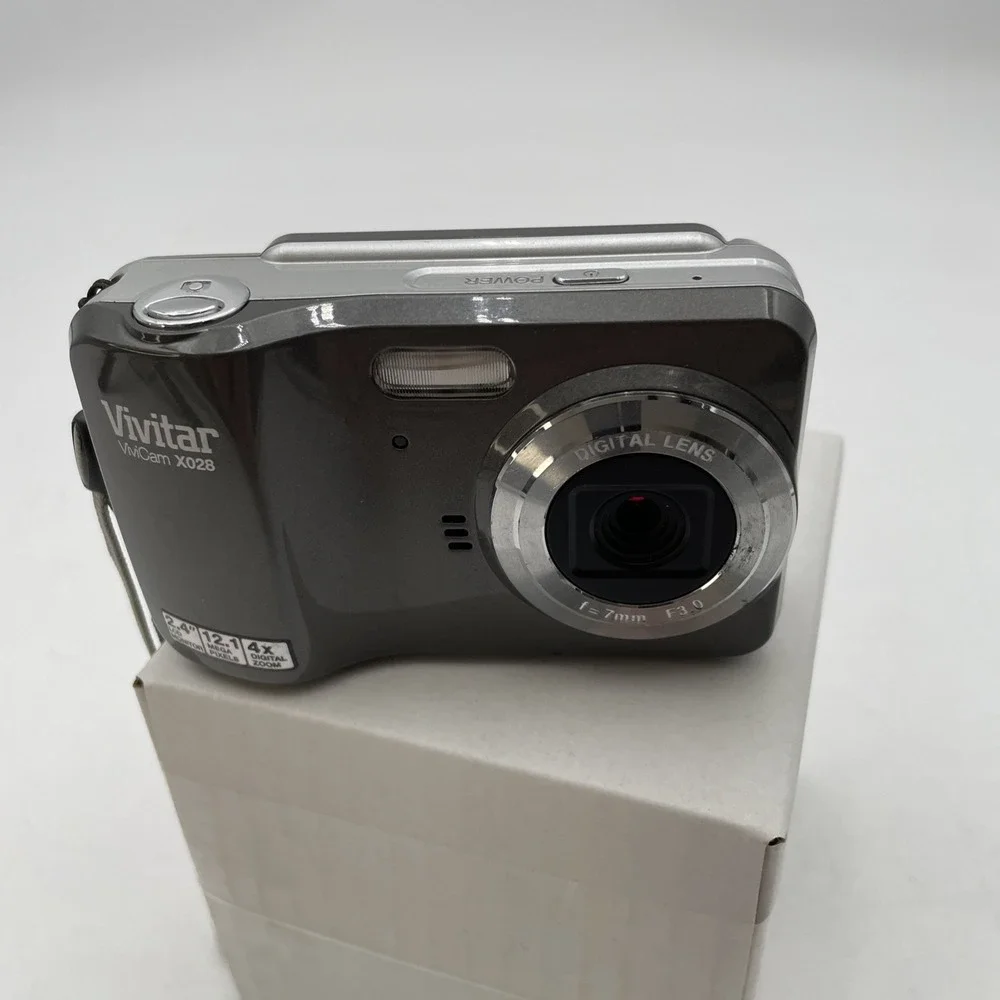 Vivitar Vivicam T027 Digital Camera 12.1MP X4 Digital Zoom Gray - Tested Working